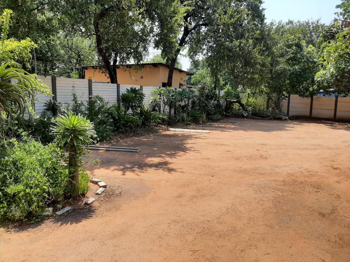 Elephant Walk Guesthouse And Back Packers Phalaborwa Kültér fotó